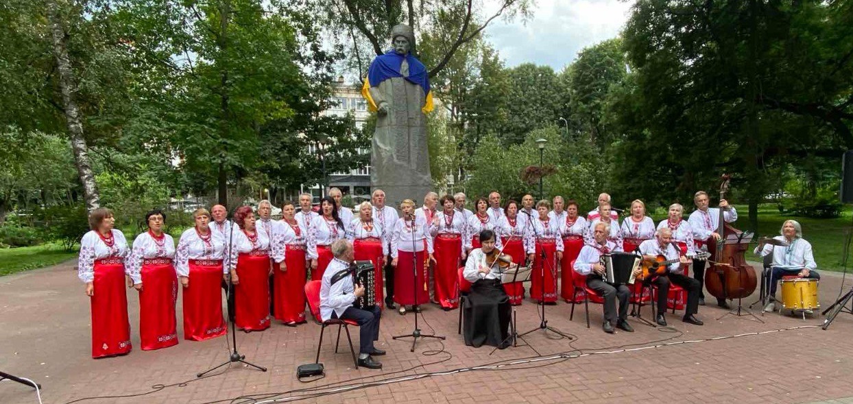 «Все то є Україна - наша пісня жива».