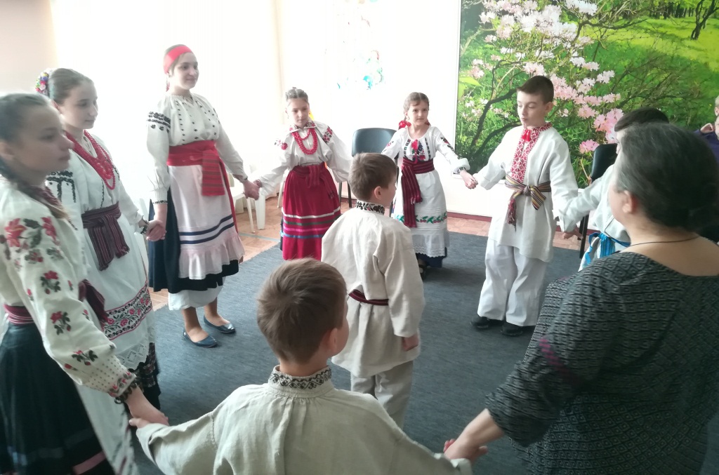 Ой, ходімо дівоньки, співати гаївоньки